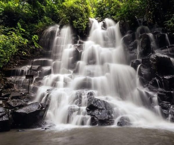Kanto Lampo Waterfall1